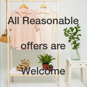 👇🏻 Check out my closet 👇🏻